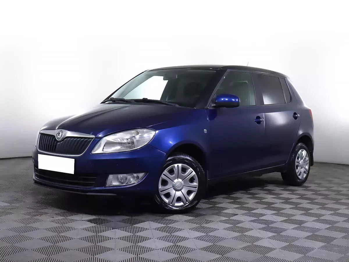 Купить Skoda Fabia 2010 г.в. 135555 Механическая Бензин/1200 см3 за 680000  руб. скидка 0 руб. в Кредит от 18% годовых.