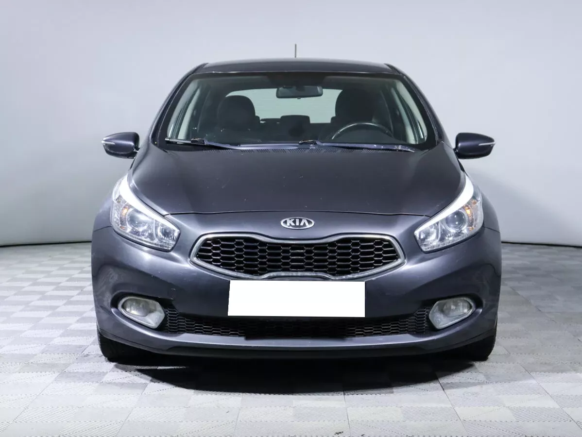 Купить Kia Ceed 2014 г.в. 102500 Автоматическая Бензин/1600 см3 за 1350000  руб. скидка 0 руб. в Кредит от 18% годовых.